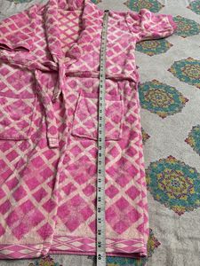 Pink &amp; White Diamond Pattern Bath Robe