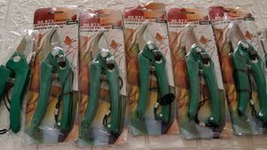 Seal Pack Gardening Cutters