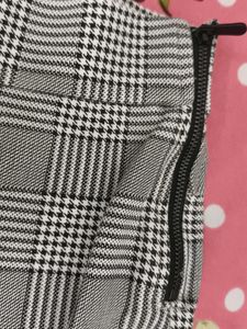 Rio Brand Traggings In Checked Pattern