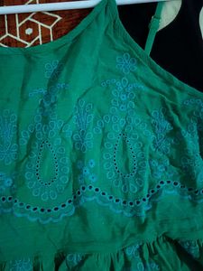 green traditional cute top 💚