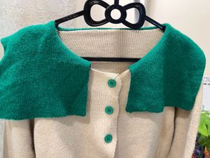 Cute Cardigan with Green Collar