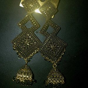 Elegant Long Earrings 🌺