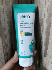 Plum Cica And Hyaluronic Acid Aqua Light Sunscreen