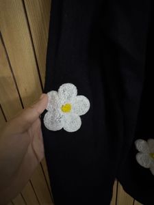 korean Floral Black Sweater (buy1 G1)