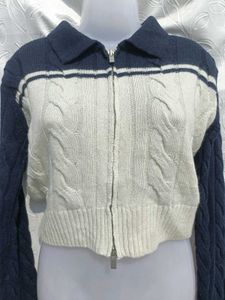 Stylish Cropped Knit Zip-Up