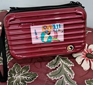 First class amenity small case