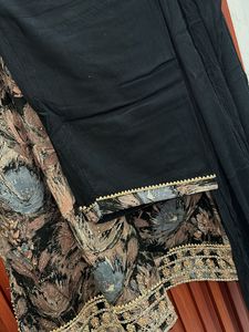 Elegant Black &amp; Gold Salwar Kameez
