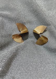 Fan Earrings
