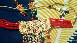 Stunning Gold-Toned Choker &amp; Earring Set