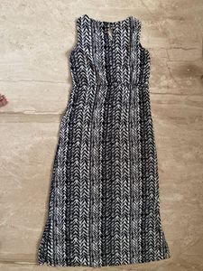 Chic Black &amp; White Maxi Dress