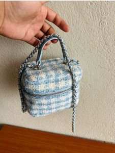Chic Tweed mini Cube Bag