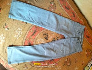 straight fit denim jeans for men