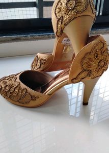 Original New With Tag Beautiful Brown Shoes
