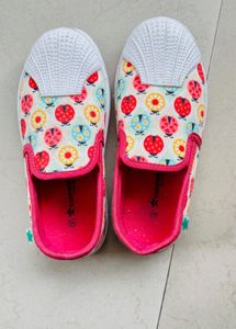 Cute Ladybug Print Slip-On Sneakers