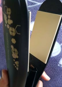 Philips KeraShine Hair Straightener. For Cash