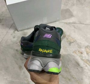 NEW BALANCE 9060 NIGHTWATCH GREEN UK 7.5