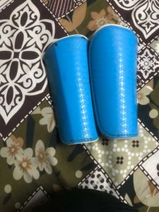 NIVIA Blue Football Shingaurds