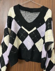 Argyle Pattern V-Neck Sweater