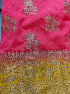 Elegant Pink &amp; Gold Saree with blouse piece