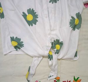 Trendy Floral Tie-Front Top