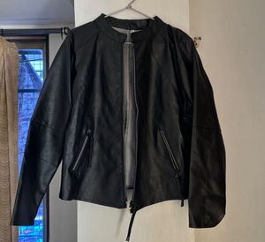 black y2k leather/biker jacket 🕷️🏍️