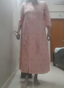 Elegant Pink Embroidered Kurta