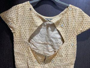 Decent And Elegant Blouse You Should Have.
