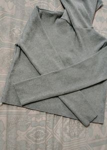 SMALL WOOLEN CROP TOPS