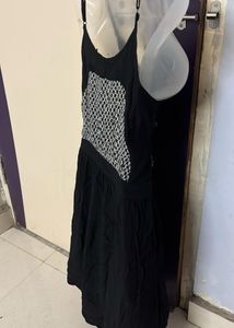 Pintrest Branded Sleeveless Black Dress With Pocke