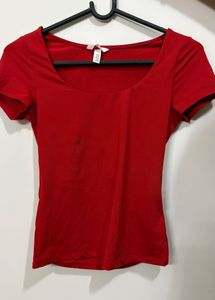Red Scoop Neck Short Sleeve Top