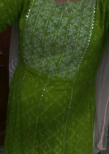 Heyy Its A Green Kurtaa