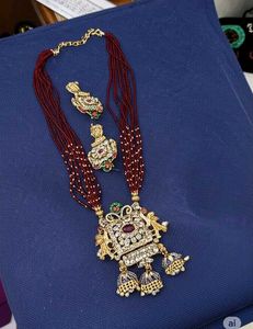 Elegant Necklace Set