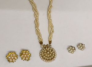 Pearl Set With Freebie