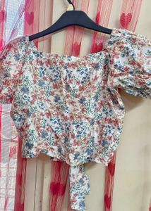 Cute Floral Top🩷🩵💙