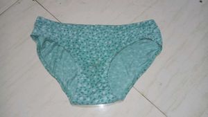 girls used panty