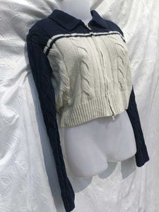 Stylish Cropped Knit Zip-Up