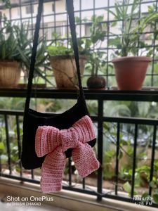 Pink🎀 Black Slingbag
