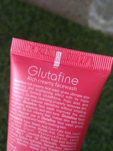 Glutafine Creamy Facewash