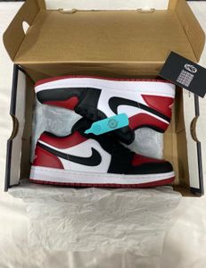 Air Jordan 1 Low Bred Toe