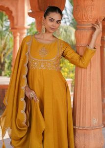 Elegant Kurta Set With Vichitra Fabric