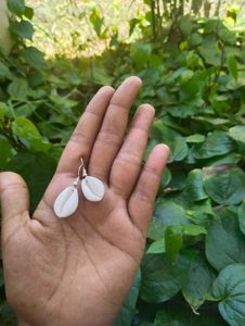 handmade elastic real seashell bracelet and earrin