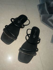 Zudio Black Flats - Minimalist Style