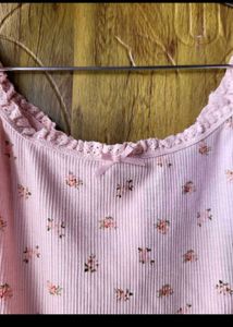 H&amp;M Floral Lace Trimmed Crop Top/ SIZE-M