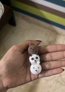 clay keychains, fridge magnets and bagpins