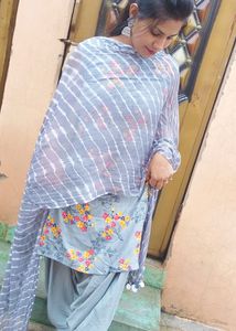 Sleeveless Suit And Salvaar