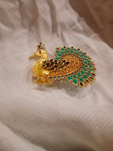 Peacock Hair Center Clip And Lotous Bangles