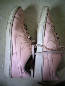 Authentic Nike Court Royale