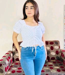 A WOMEN&#39;S TOP!!🤍🤍