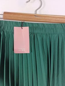 Green Plain Pleated Midi Skirt (Women's)