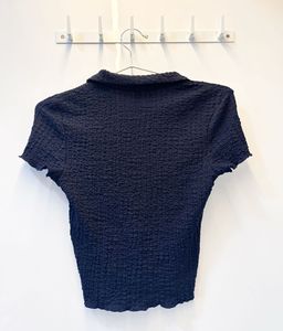 H&amp;M | Navy Blue Crinkled Short-Sleeve Top